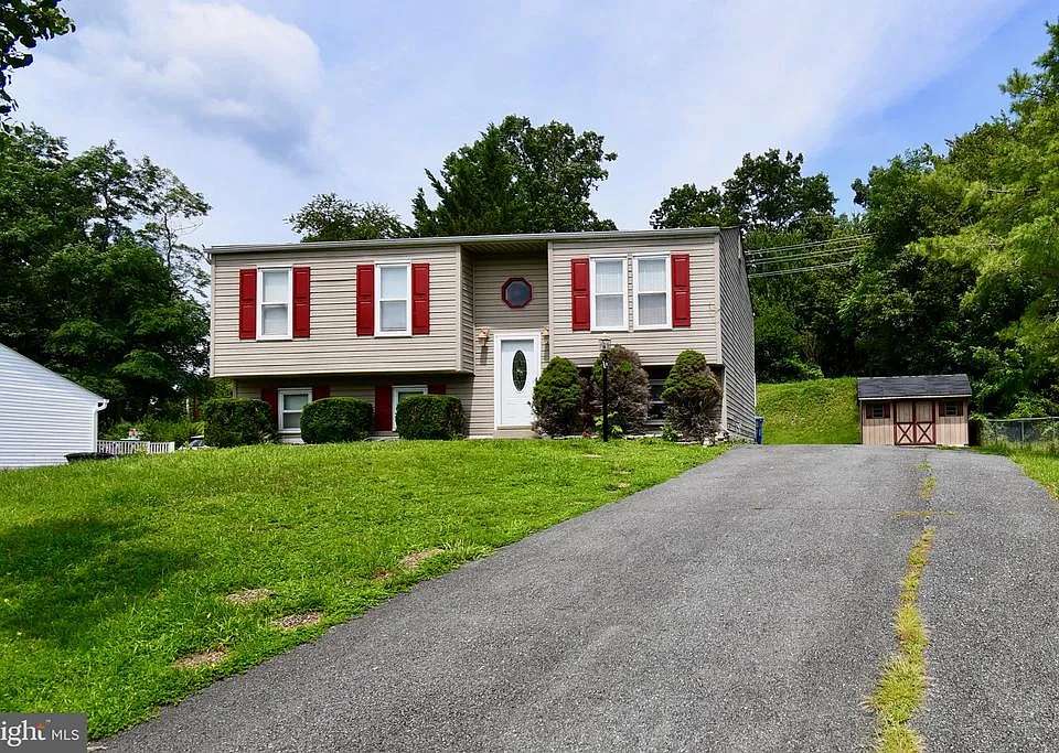 25253 Conrad Ct