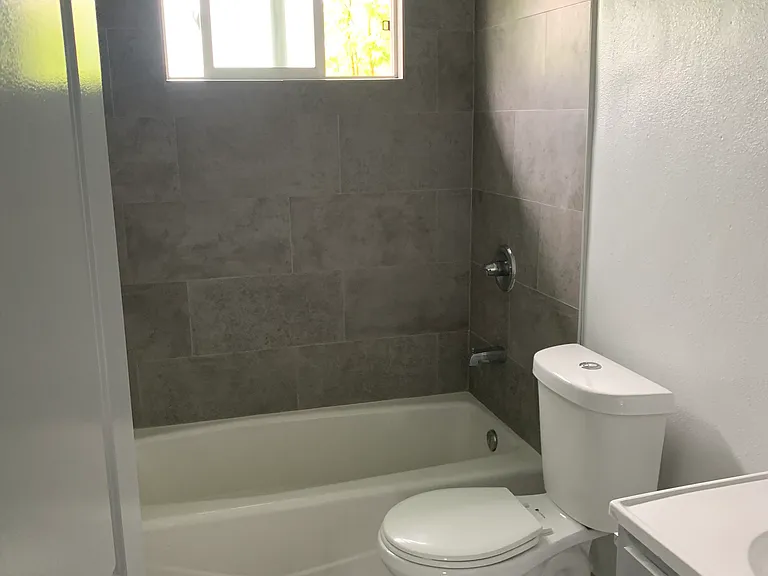 560 E Pleasant St #8 — Photo 9