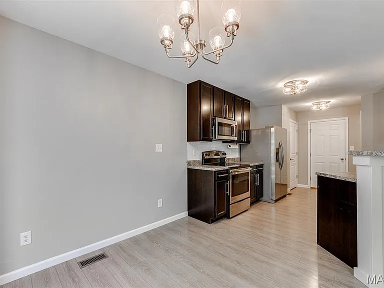 529 Parkgate Dr — Photo 9