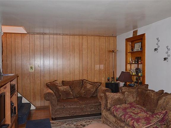 4th image of 30 Hazelwood Ave