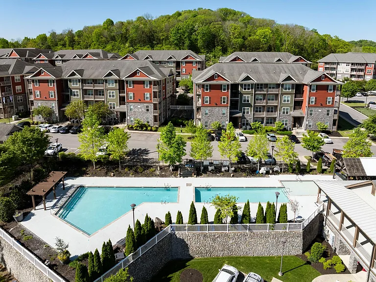 The Lodge Bellevue — Photo 1