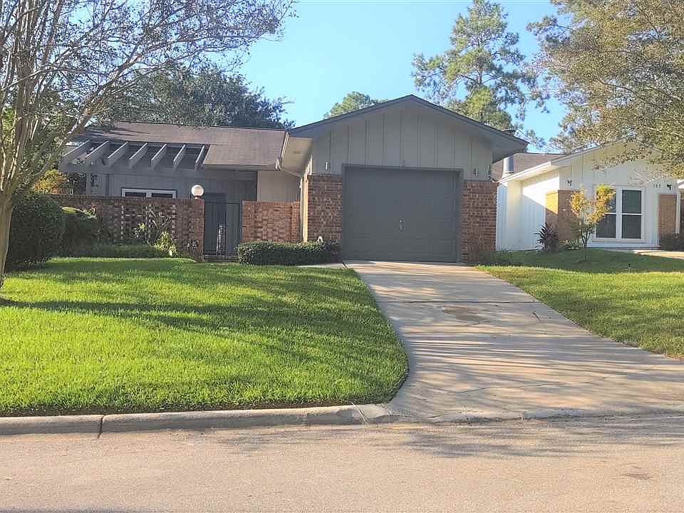 1st image of 185 NE Villas Ct