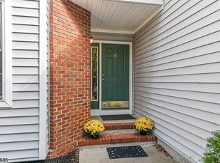 4 Ashwood Trl, Boonton, NJ 07005