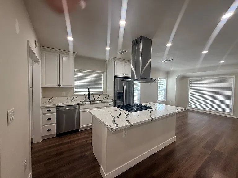 3688 Taft St — Photo 5