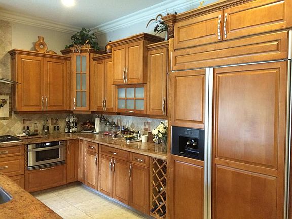 2nd image of 10114 Isle Wynd Ct