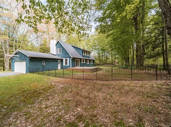 53 Pine Ridge Ter, Central Square, NY 13036