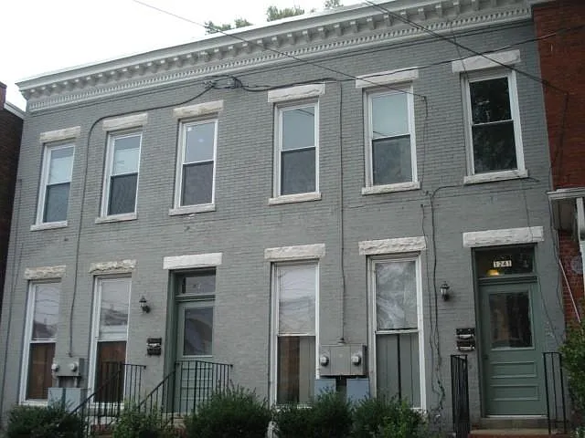 1239 W Cary St #2 — Photo 1