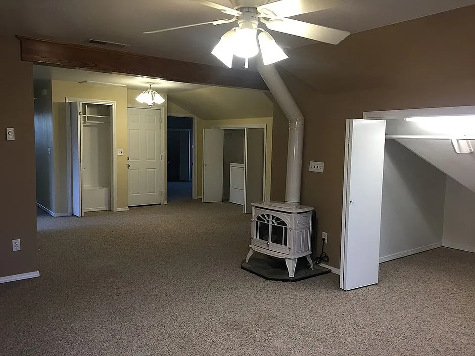 Living Rm to Dining/Entry
