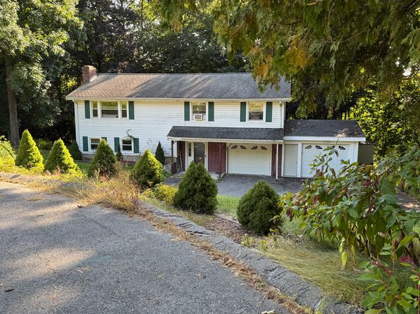 20 Olde Surrey Dr