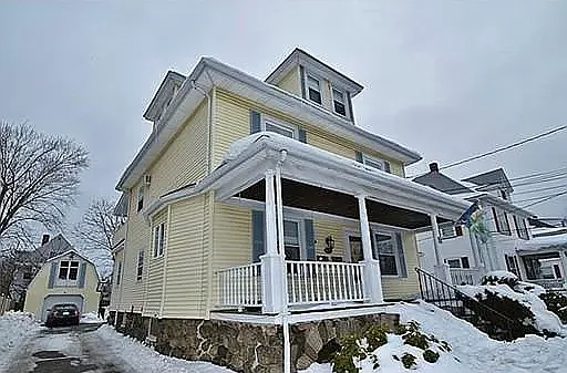 Lowell St — Photo 27