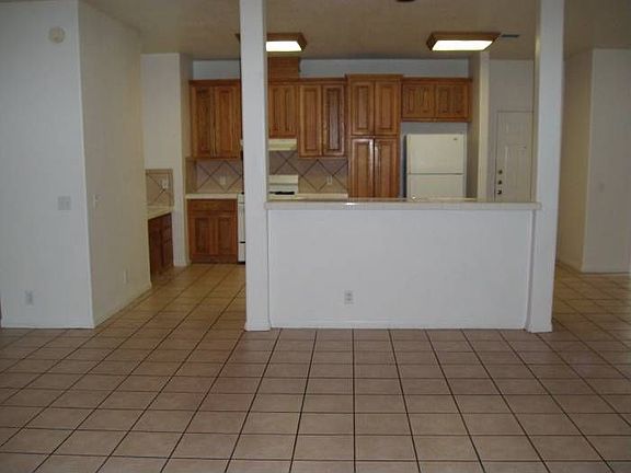 5th image of 406B Capitol Dr