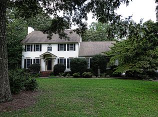 2421 Oakview Dr, New Bern, NC 28562