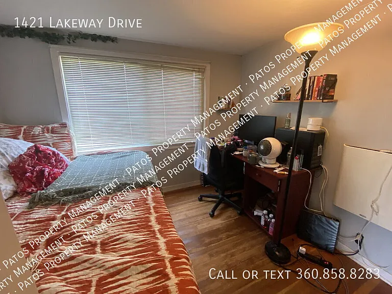 1421 Lakeway Dr — Photo 18