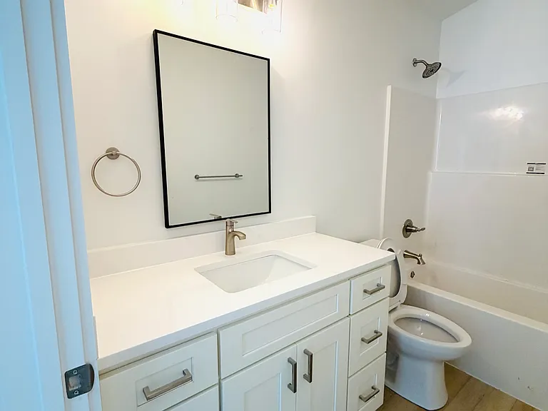 Primary bedroom full bathroom