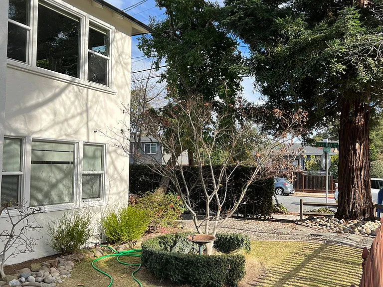 900 University Dr #2 — Photo 15