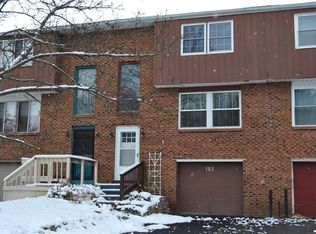 103 Carriage Ct, Farmington, NY 14425