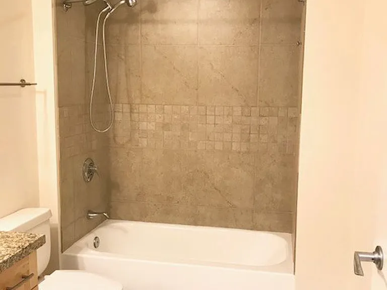 600 Queen St #1003 — Photo 10