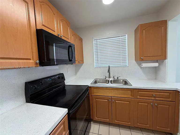 6207 SW 131st Ct #101 — Photo 4