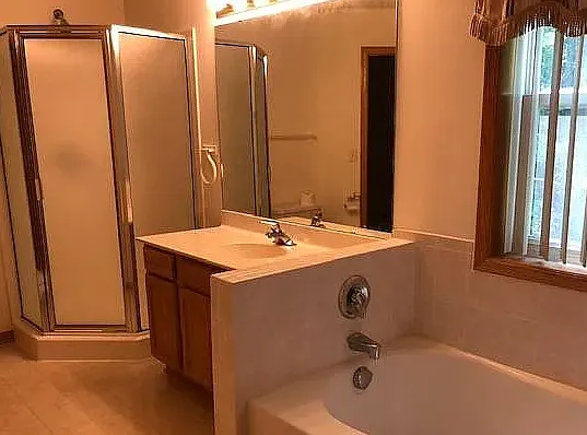 3 bed, 1.5 bath, 1552 sqft, $1,800 — Photo 2