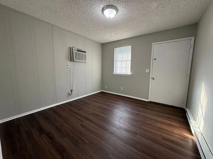 2303 Burns St #A — Photo 2