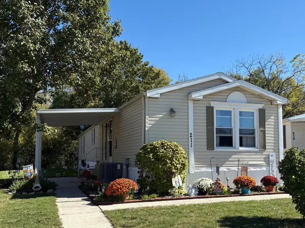 211 Pinewood Cir, Lima, OH 45804