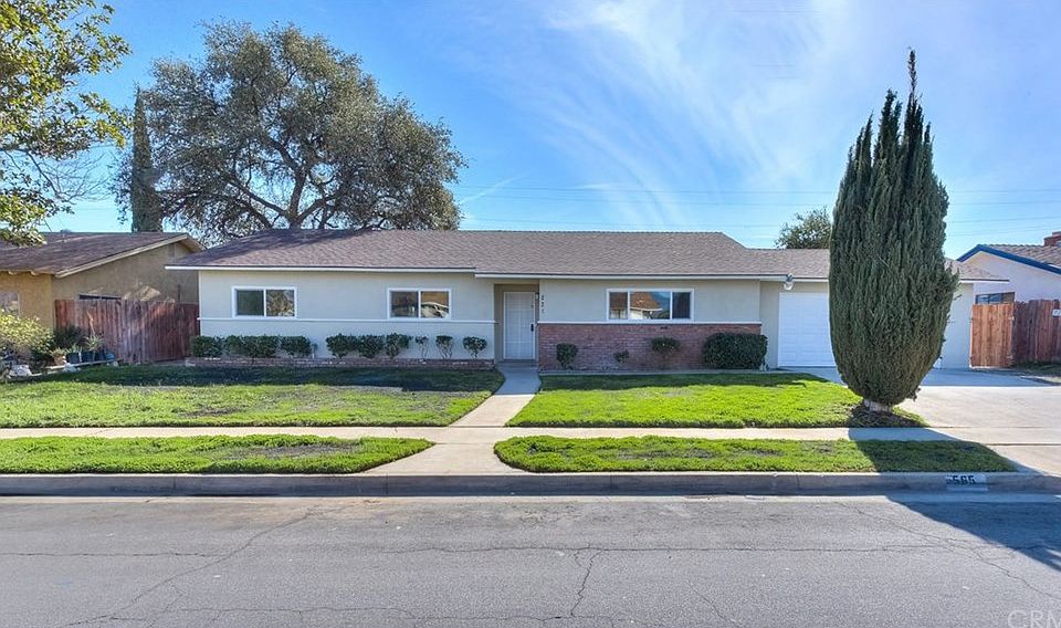 565 E Van Koevering St, Rialto, CA 92376 | Zillow