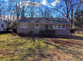 2715 Evergreen Dr, Greensboro, NC 27408