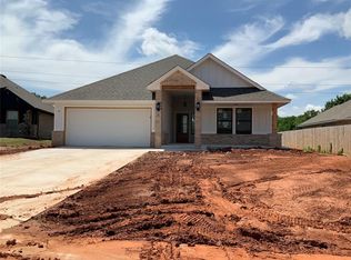 2932 SE 24th St, Moore, OK 73160