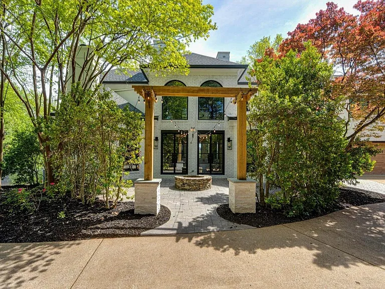 1103 Centennial Dr — Photo 12