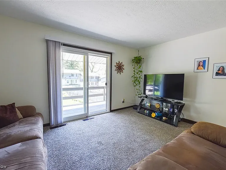 353 Vaughn Trl #353 — Photo 5