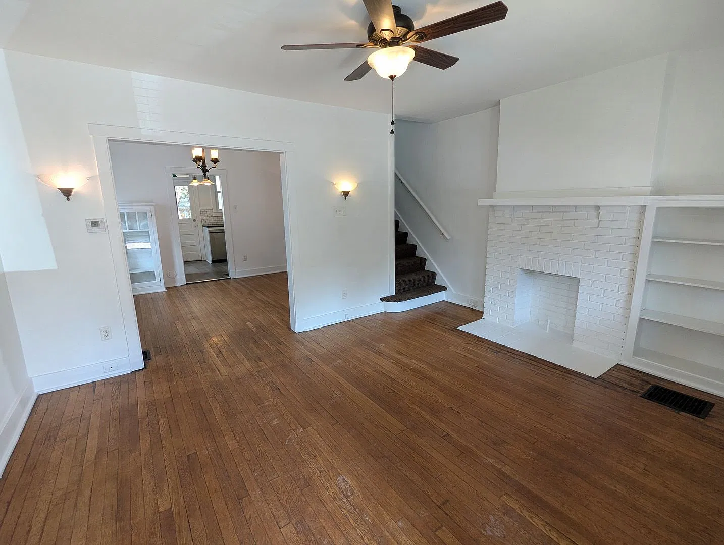 3 Bedroom 1 Bathroom Left Side Duplex (Regent Square) — Photo 4