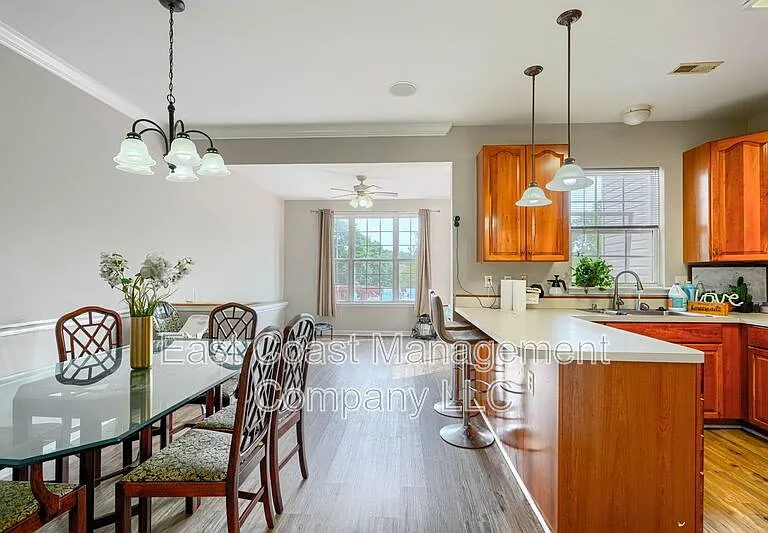 403 Deerhill Cir — Photo 7