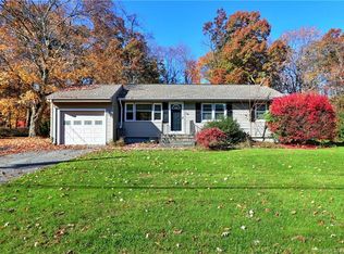 135 Rockledge Rd, Wallingford, CT 06492
