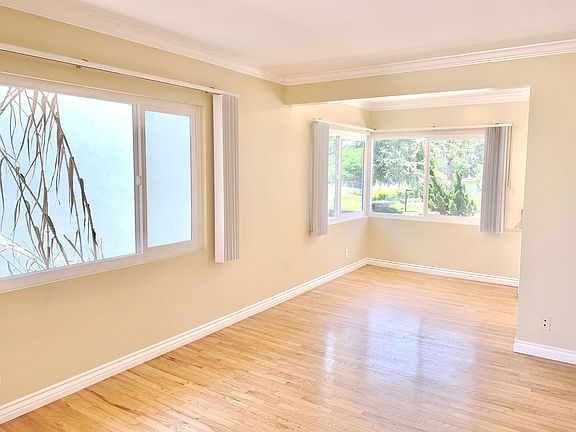 2nd image of 1129 Lincoln Blvd APT 5