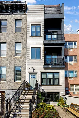 Sold by Compass | media 25