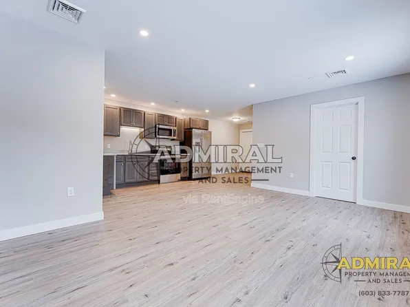 3 Strafford Rd, Rochester, NH