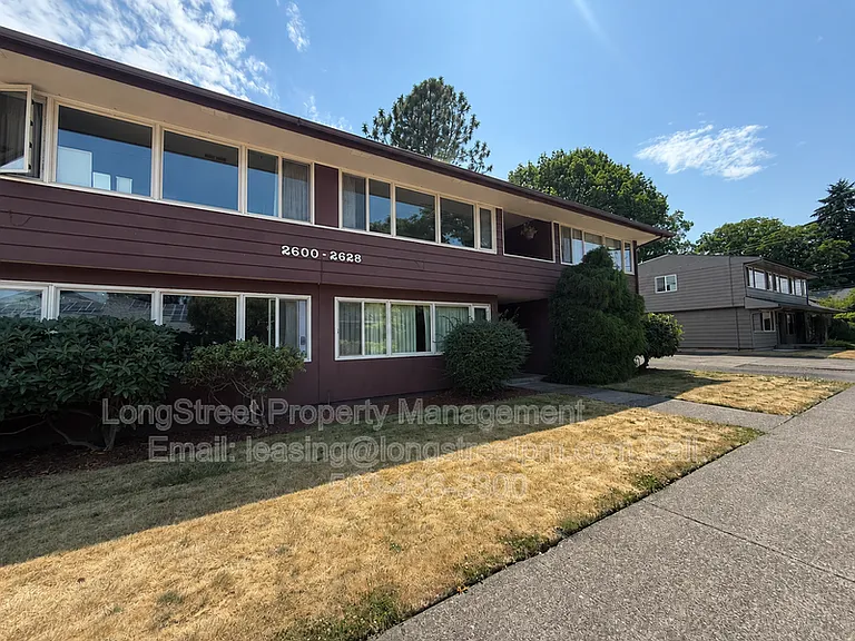 2620 NW Tyler Ave — Photo 1