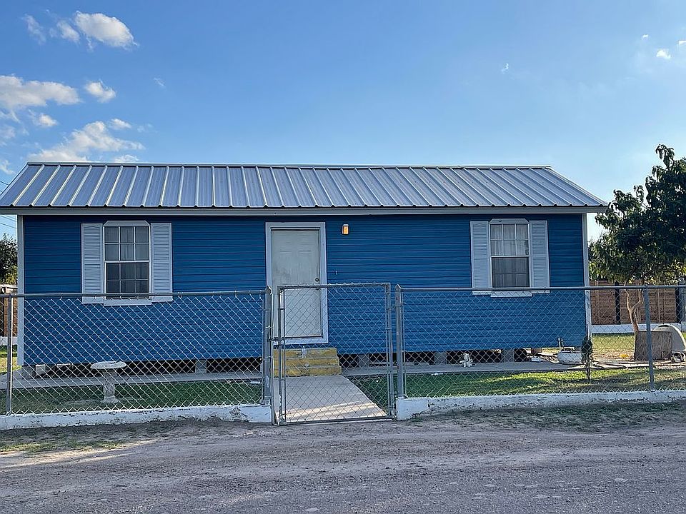 2nd image of 803 N Sosa St
