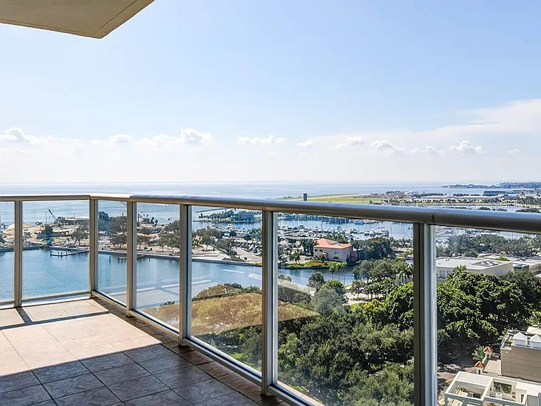 400 Beach Dr NE #1702 — Photo 2