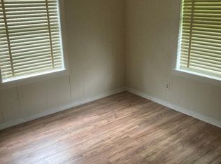 711 Trinity St, Anahuac, TX 77514