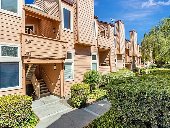2nd image of 5386 Borneo Cir