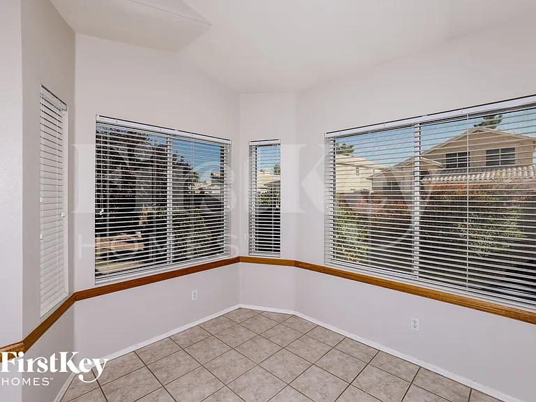 1102 W Monte Cristo Ave — Photo 6
