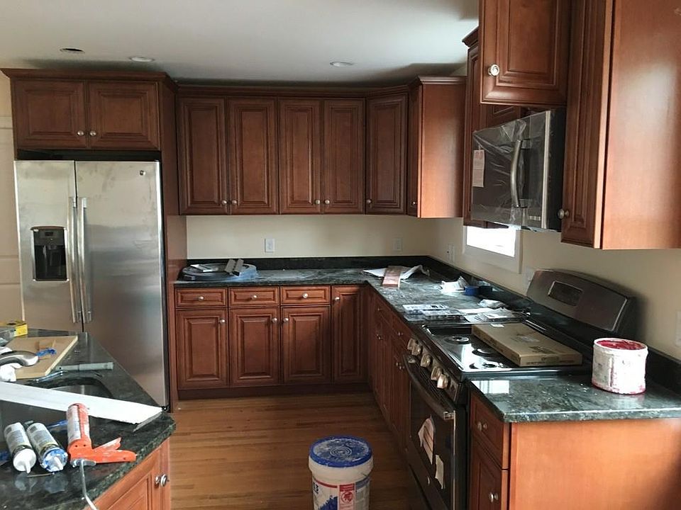 2nd image of 7 Warren St #1