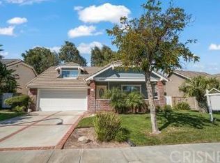 23851 Bennington Dr, Santa Clarita, CA 91354