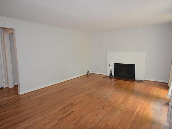 5th image of 13736 30th Ave NE
