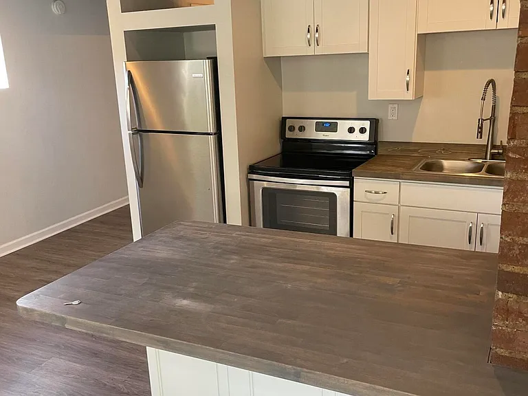 1212 Krieger St — Photo 8