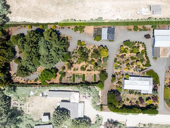 4th image of 283 Glenwood Ln
