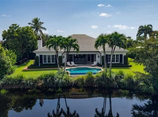 11 Country Rd E, Golf, FL 33436