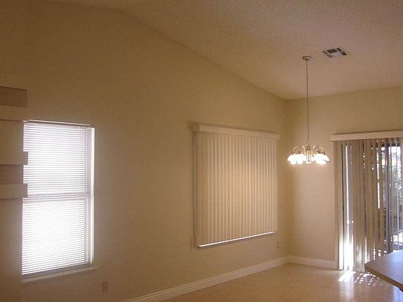 5th image of 1695 Leatherleaf Dr