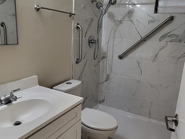 2313 Roosevelt Ave #6 — Photo 10